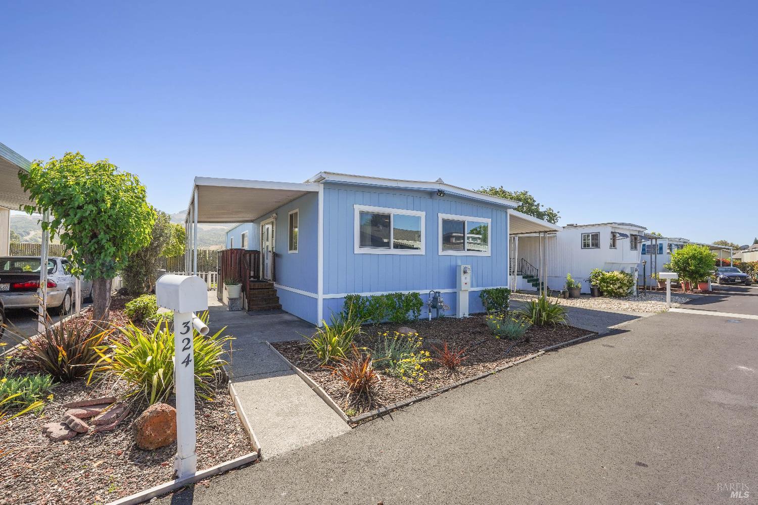 Detail Gallery Image 2 of 38 For 324 Pear Ln, Santa Rosa,  CA 95407 - 3 Beds | 2 Baths