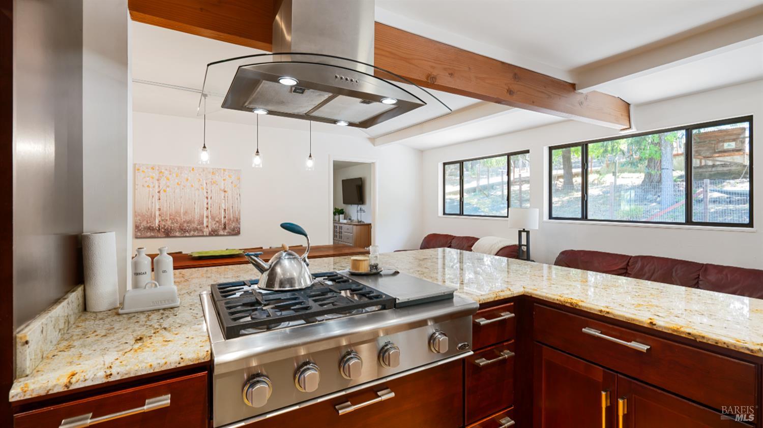 Detail Gallery Image 13 of 29 For 6131 Batesole Dr, Santa Rosa,  CA 95404 - 3 Beds | 2 Baths