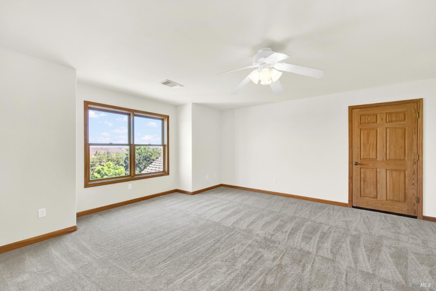 Detail Gallery Image 38 of 74 For 2136 Vineyard Hills Ct, Vacaville,  CA 95688 - 4 Beds | 3 Baths