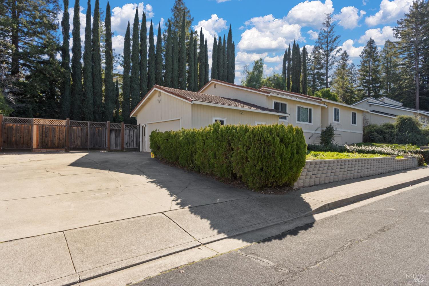 Detail Gallery Image 31 of 34 For 1084 Jamie Dr, Concord,  CA 94518 - 4 Beds | 2/1 Baths