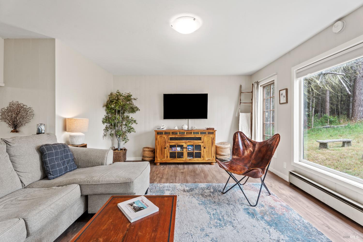 Detail Gallery Image 2 of 28 For 15741 Forest View Rd, Manchester,  CA 95459 - 3 Beds | 2 Baths