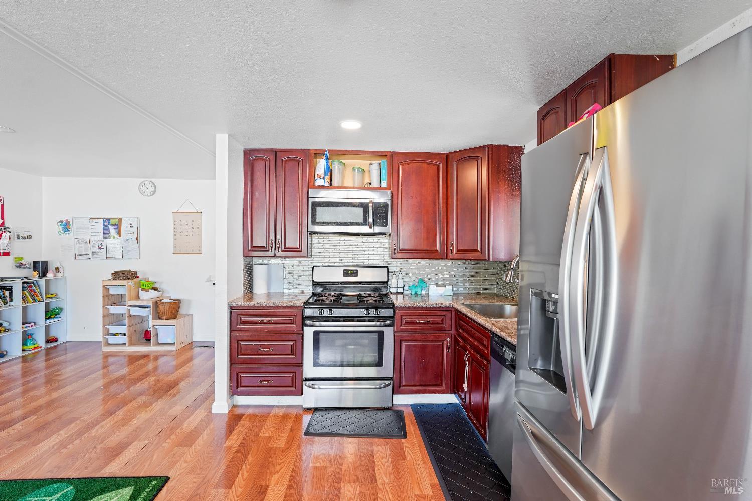 Detail Gallery Image 12 of 38 For 324 Pear Ln, Santa Rosa,  CA 95407 - 3 Beds | 2 Baths