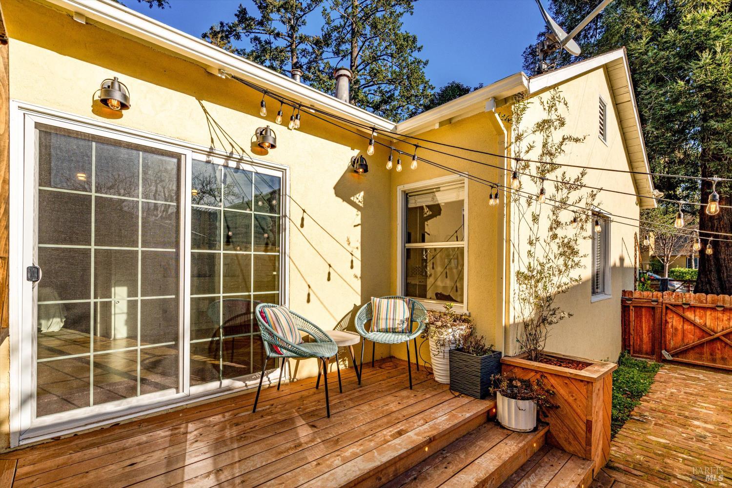 Detail Gallery Image 25 of 31 For 1145 Alta Ave, Napa,  CA 94559 - 3 Beds | 1 Baths