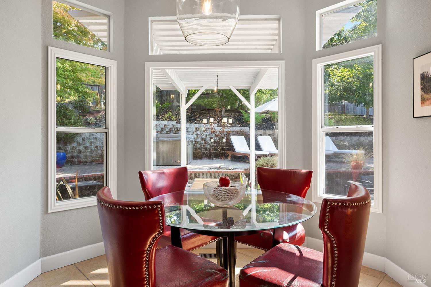 Detail Gallery Image 14 of 60 For 3991 Haven Ct, Sebastopol,  CA 95472 - 4 Beds | 2/1 Baths