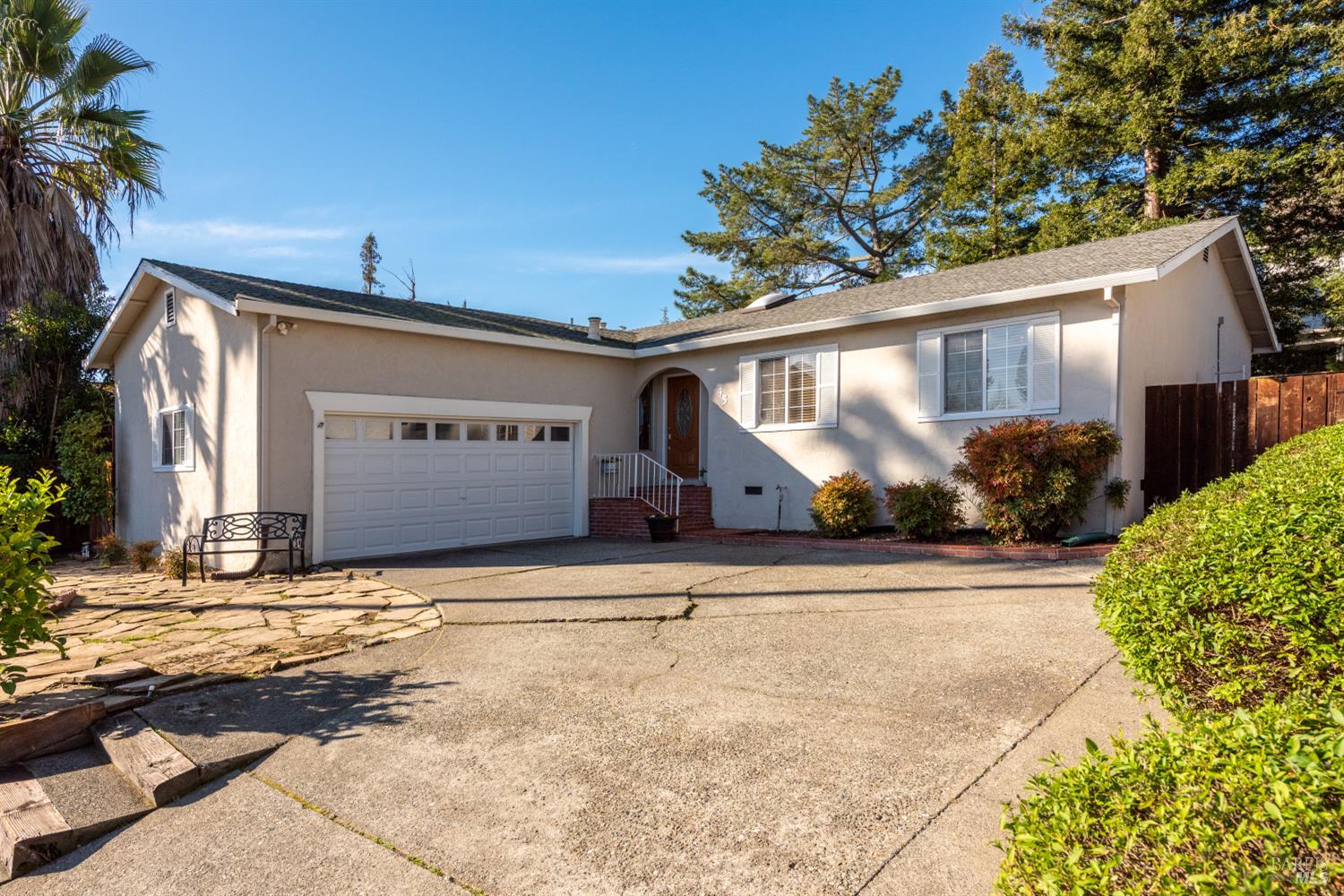 Detail Gallery Image 2 of 25 For 45 Buena Vis, Novato,  CA 94947 - 3 Beds | 2 Baths