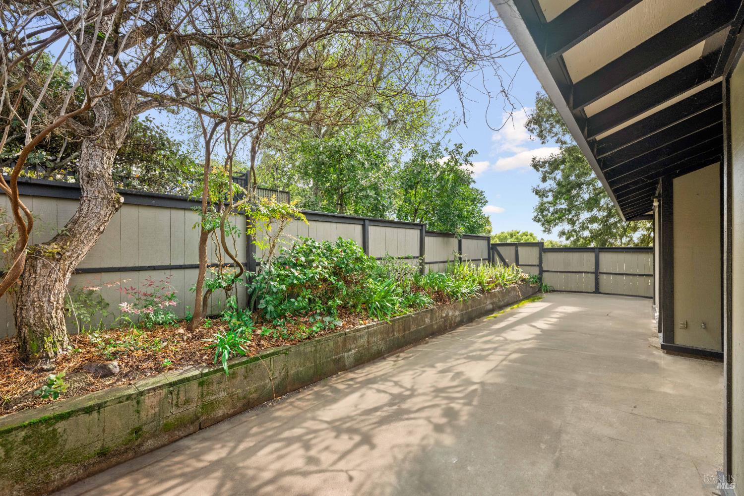 Detail Gallery Image 10 of 53 For 1026 East Ave, Napa,  CA 94559 - 2 Beds | 2 Baths