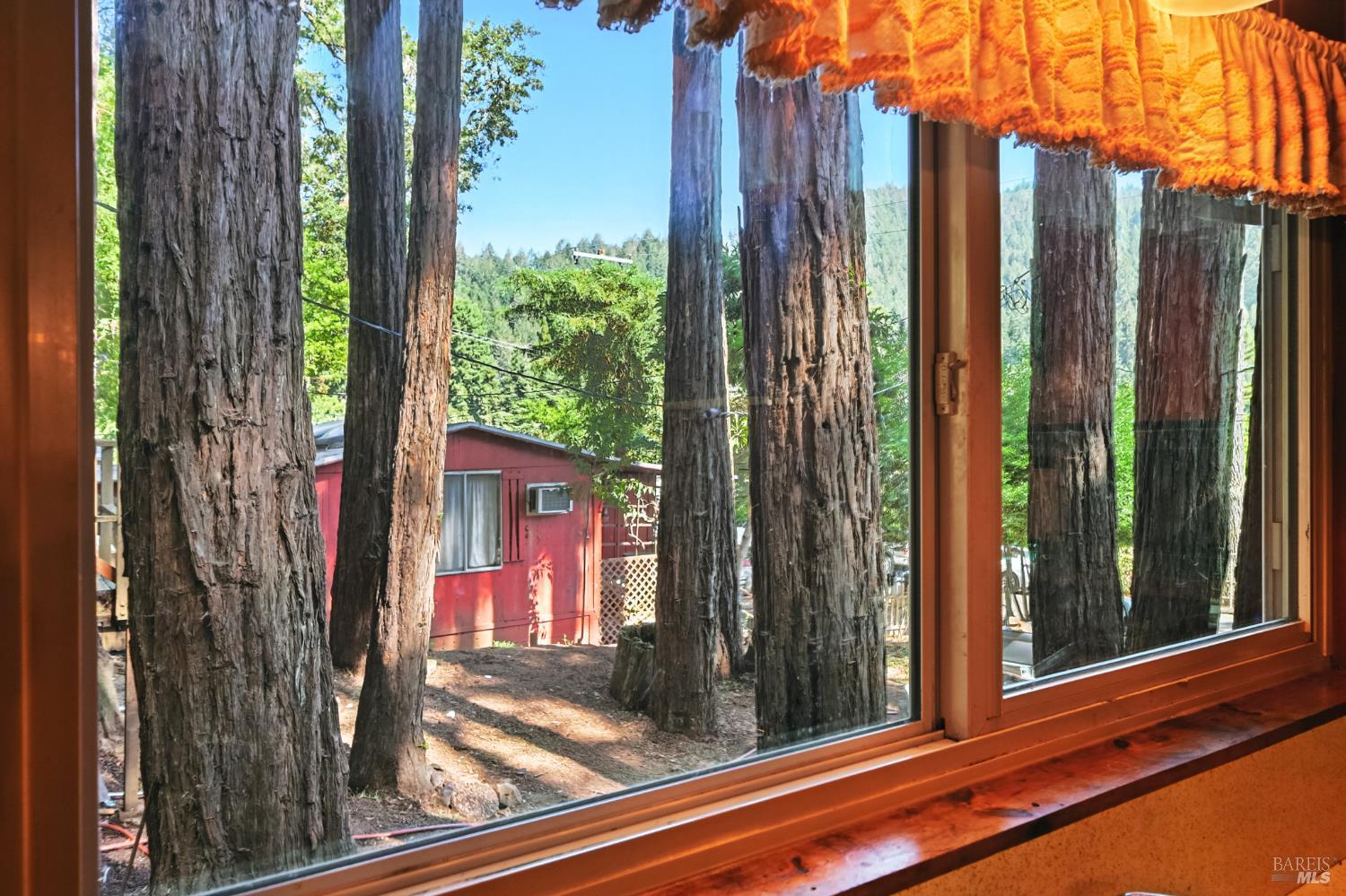 Detail Gallery Image 12 of 49 For 10293 Field Ln, Forestville,  CA 95436 - 2 Beds | 1 Baths