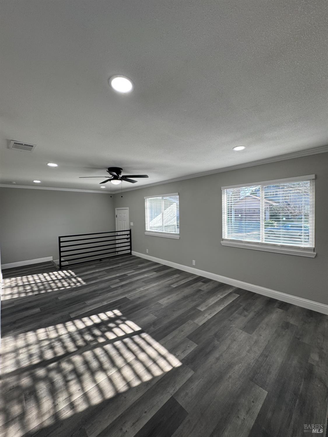 Detail Gallery Image 5 of 45 For 124 Purdue Dr, Vallejo,  CA 94589 - 3 Beds | 2 Baths