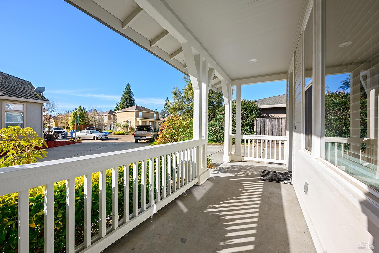 Detail Gallery Image 2 of 39 For 2023 Northfield Dr, Santa Rosa,  CA 95403 - 4 Beds | 3/1 Baths