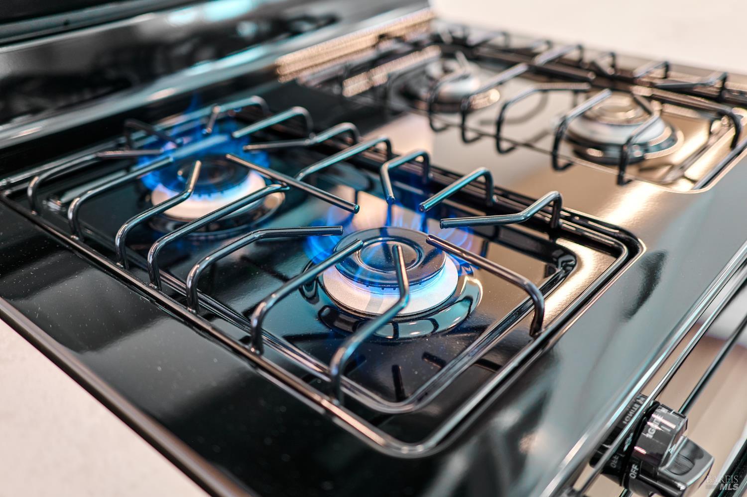 Detail Gallery Image 9 of 39 For 157 Homewood Ave, Napa,  CA 94558 - 3 Beds | 2 Baths