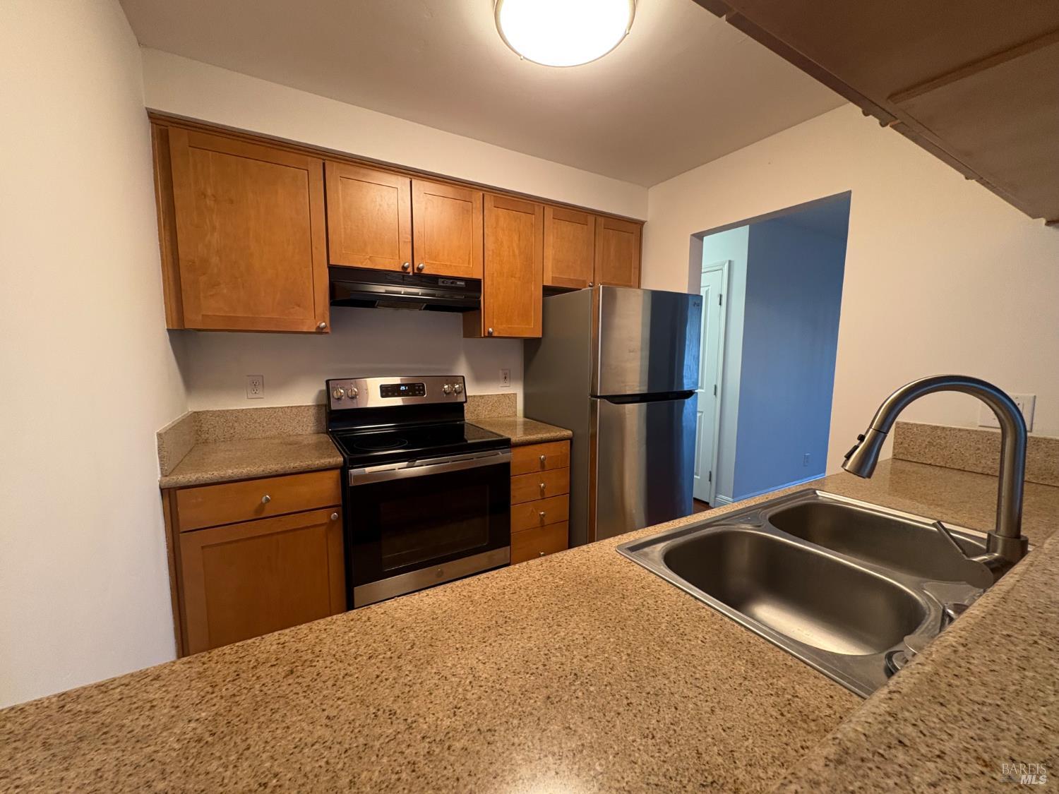 Detail Gallery Image 4 of 15 For 297 Enterprise Dr, Rohnert Park,  CA 94928 - 2 Beds | 2 Baths