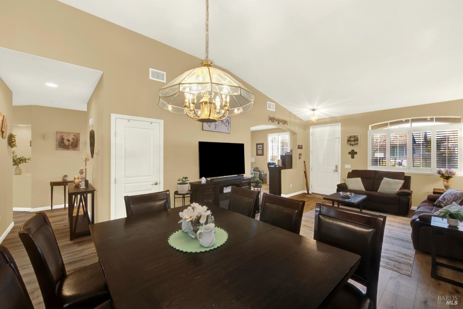 Detail Gallery Image 12 of 62 For 161 Currant Ln, Vacaville,  CA 95687 - 2 Beds | 2 Baths