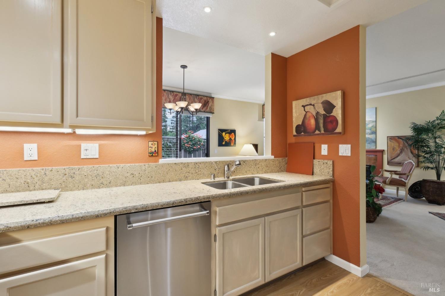 Detail Gallery Image 13 of 36 For 603 Cherry Ave, Sonoma,  CA 95476 - 2 Beds | 2 Baths