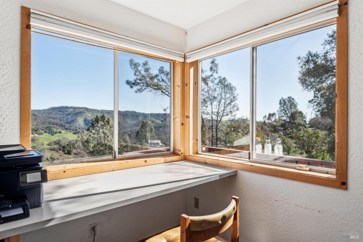 Detail Gallery Image 22 of 53 For 27 Beechwood Ct, Napa,  CA 94558 - 4 Beds | 2/1 Baths