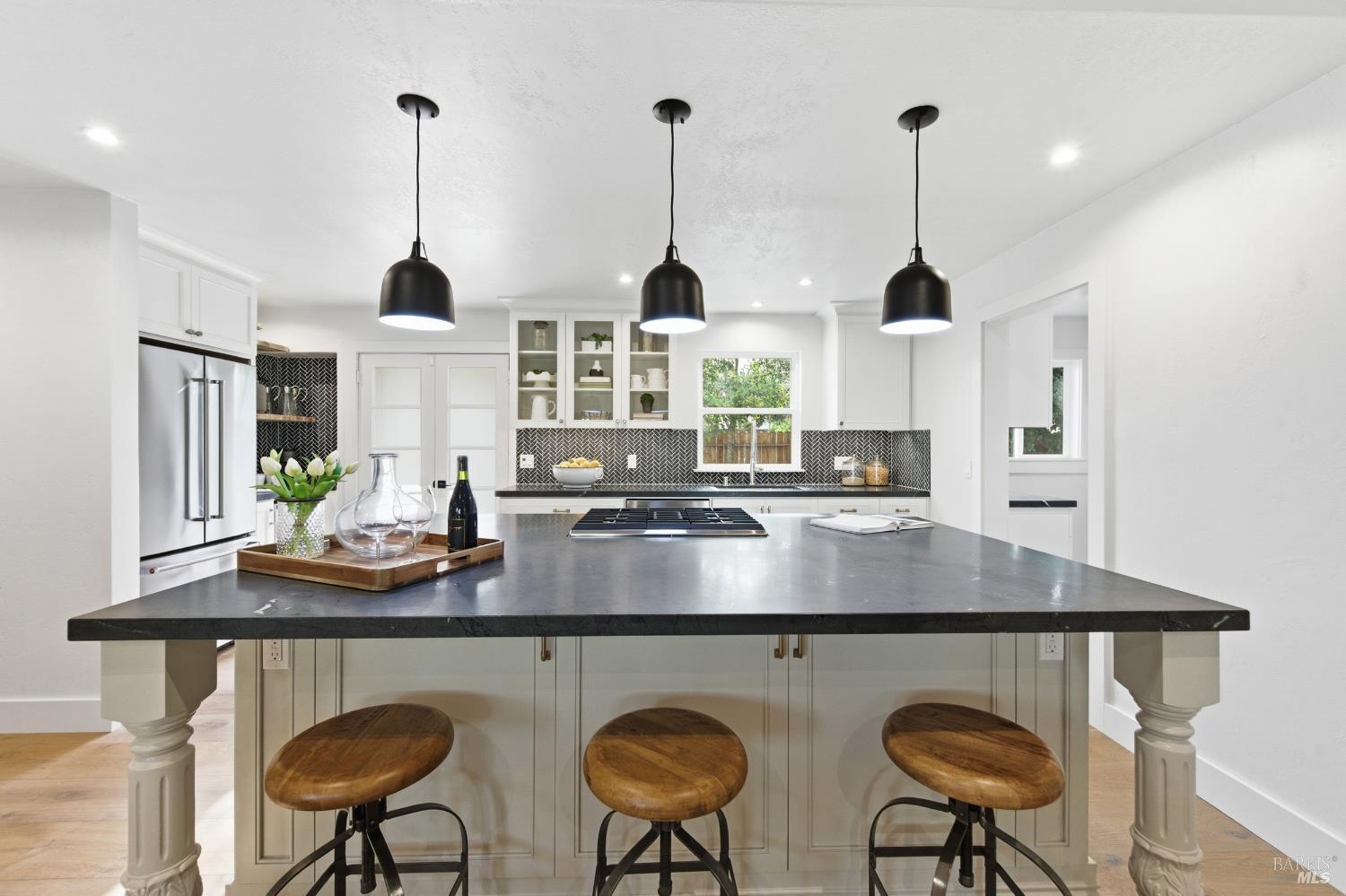 Detail Gallery Image 13 of 66 For 1123 Oak Ave, Saint Helena,  CA 94574 - 4 Beds | 4/2 Baths