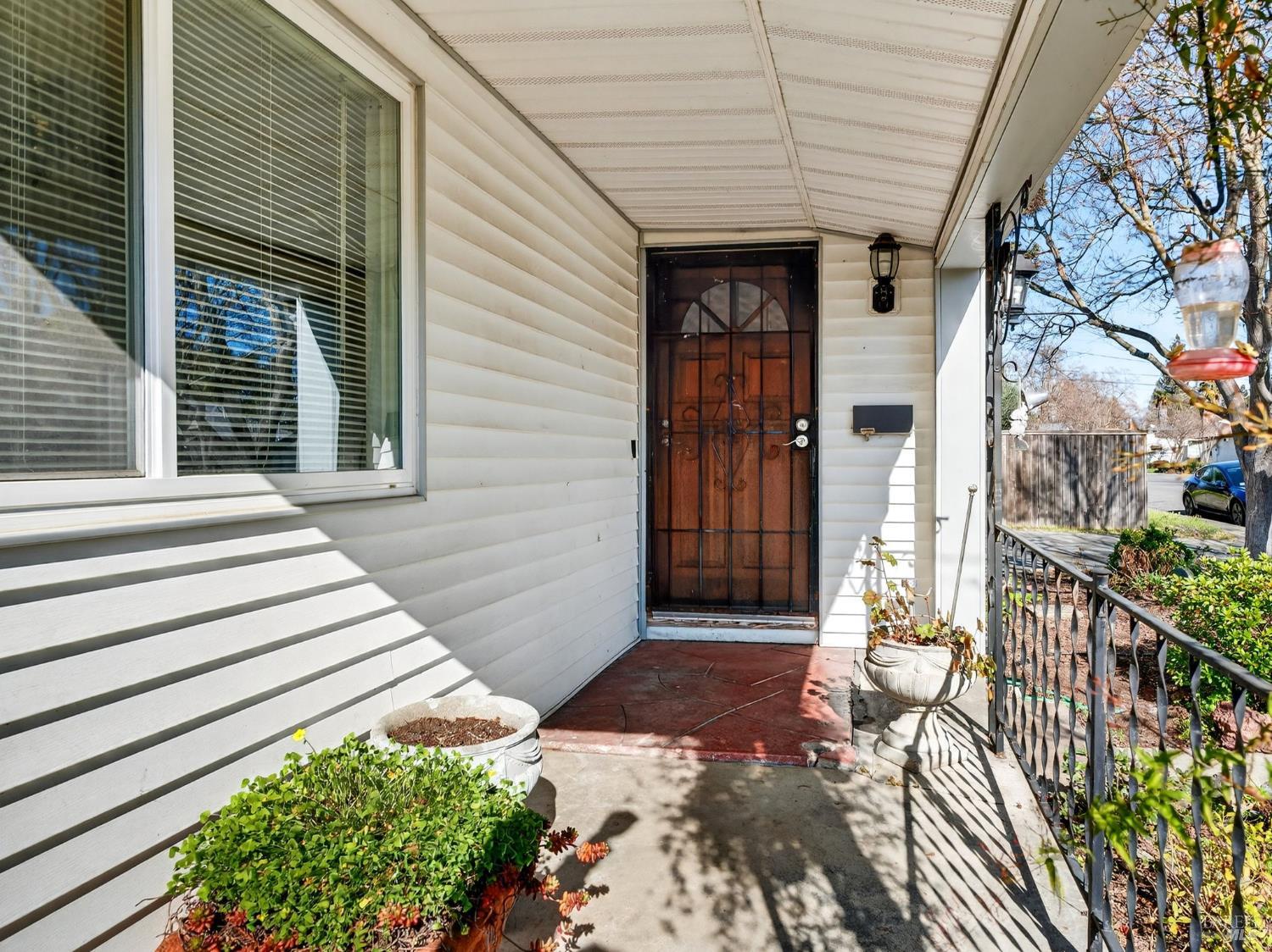 Detail Gallery Image 4 of 20 For 321 Roosevelt St, Napa,  CA 94558 - 2 Beds | 1 Baths