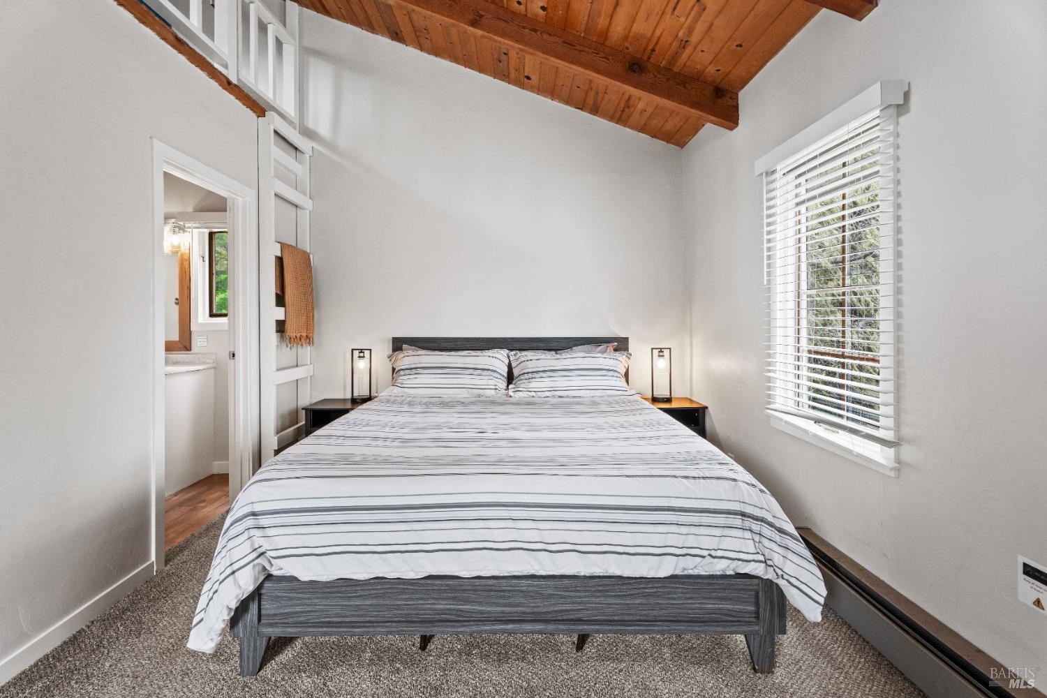 Detail Gallery Image 10 of 28 For 15741 Forest View Rd, Manchester,  CA 95459 - 3 Beds | 2 Baths