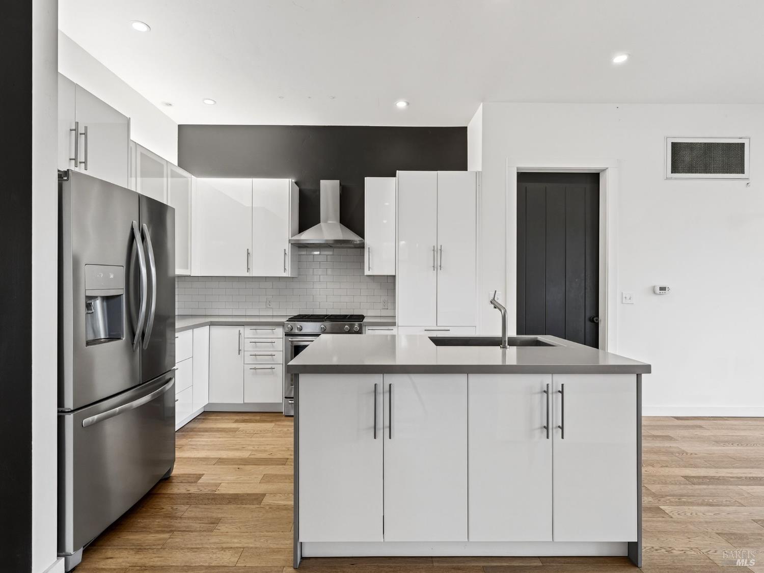 Detail Gallery Image 22 of 39 For 540 S Cloverdale Blvd, Cloverdale,  CA 95425 - 2 Beds | 2 Baths