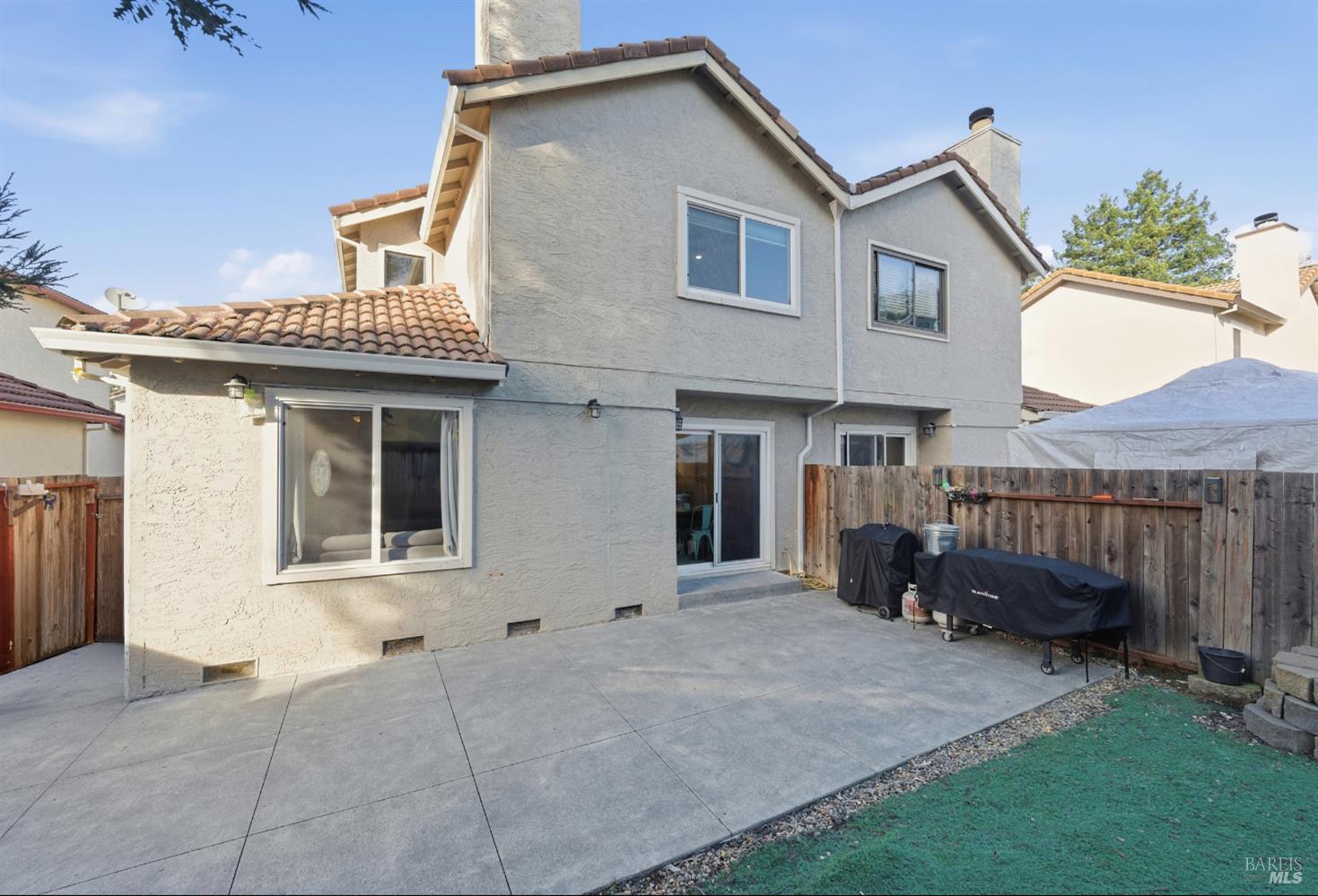 Detail Gallery Image 28 of 29 For 98 Francis Cir, Rohnert Park,  CA 94928 - 3 Beds | 2/1 Baths