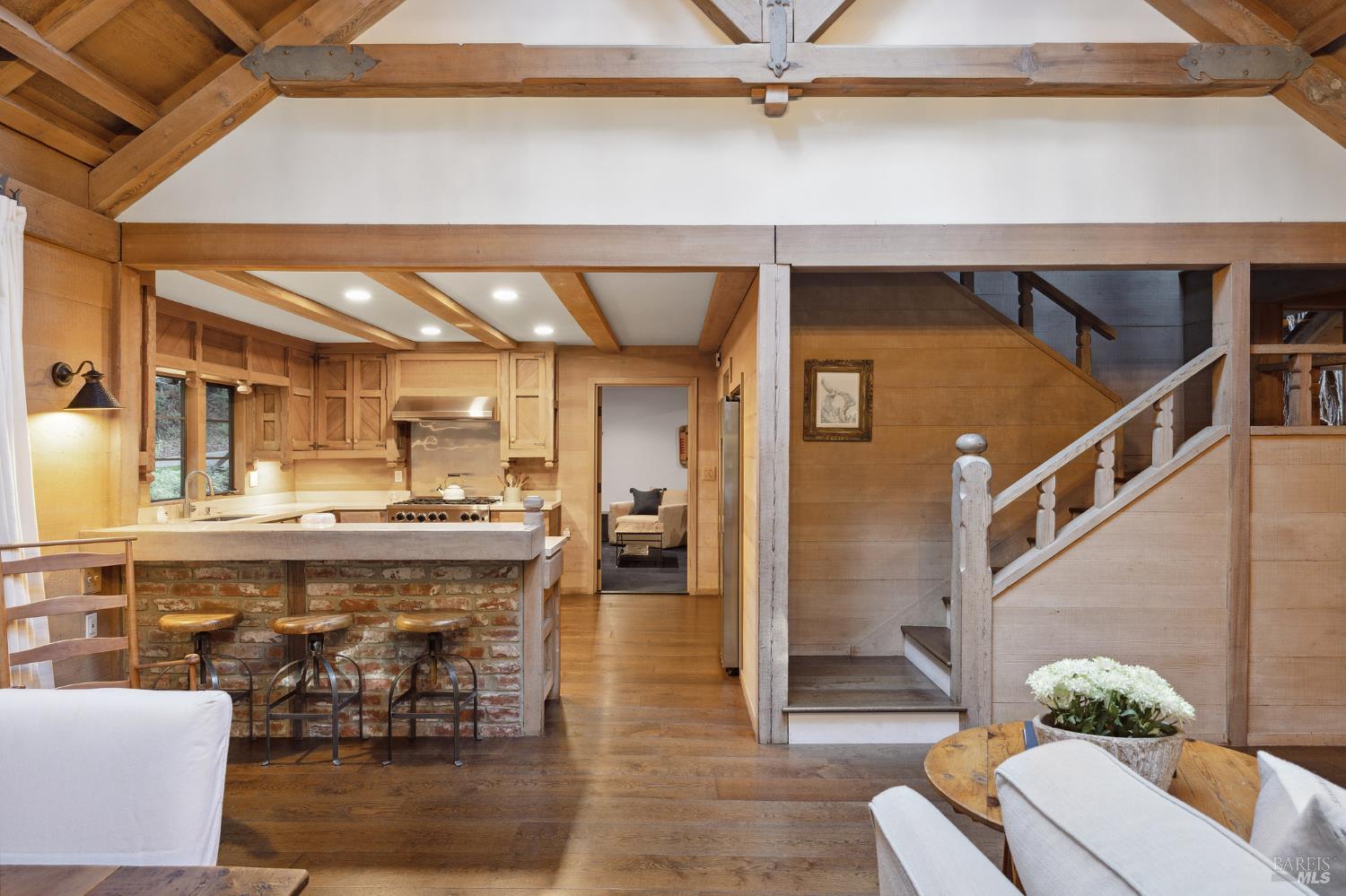 Detail Gallery Image 9 of 29 For 224 Cascade Dr, Mill Valley,  CA 94941 - 3 Beds | 2/1 Baths