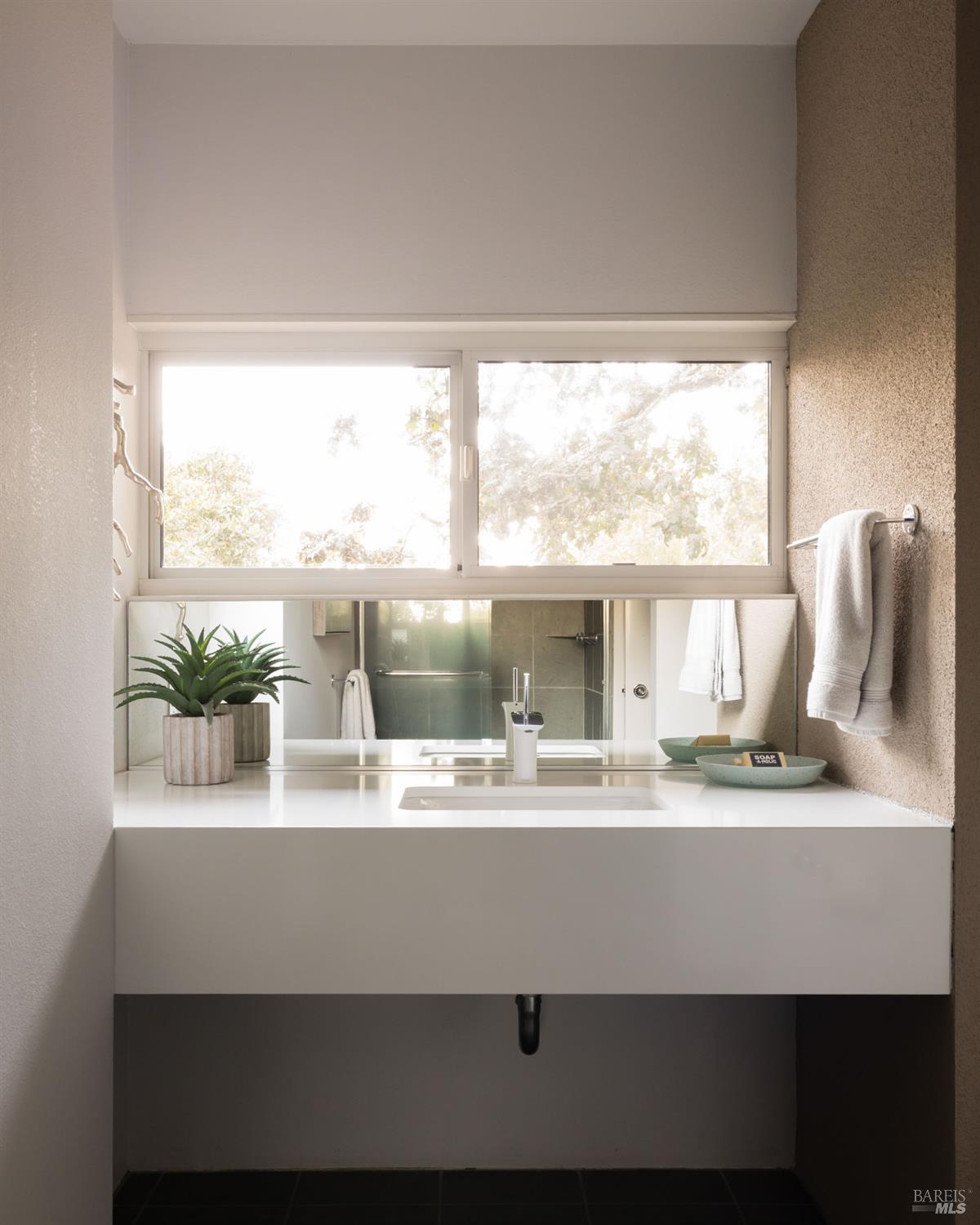 Detail Gallery Image 34 of 39 For 3685 White Alder Unkn, Sonoma,  CA 95476 - 3 Beds | 3/2 Baths