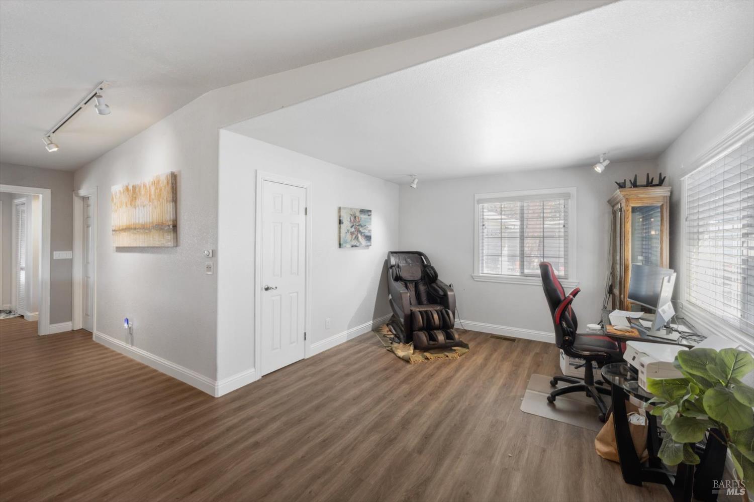 Detail Gallery Image 6 of 60 For 7672 Country Ln, Vacaville,  CA 95688 - 3 Beds | 3 Baths