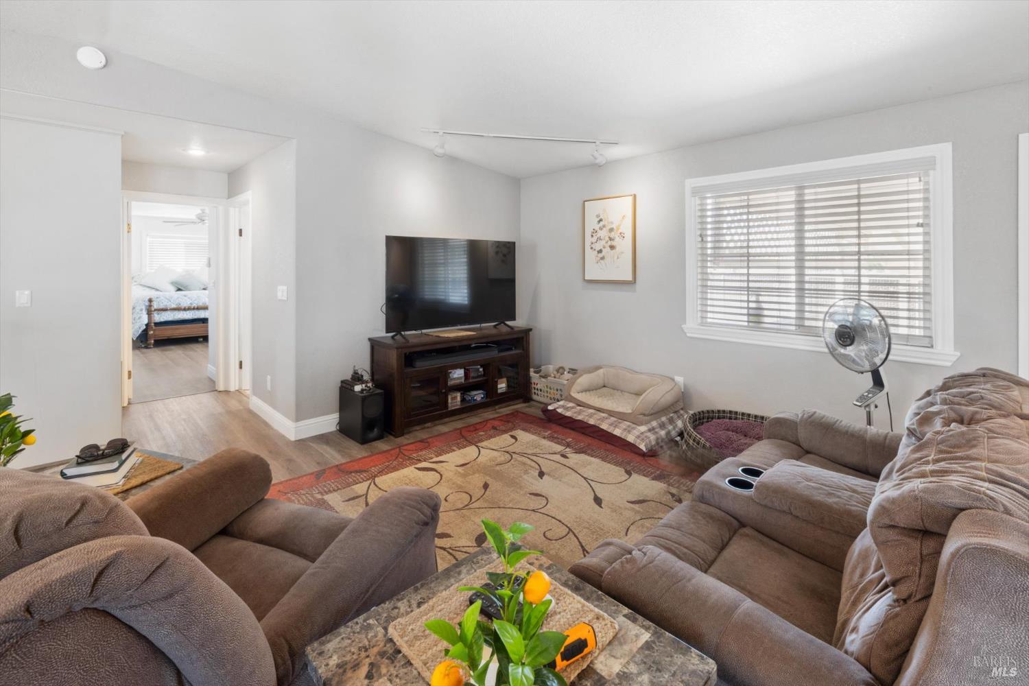 Detail Gallery Image 8 of 60 For 7672 Country Ln, Vacaville,  CA 95688 - 3 Beds | 3 Baths