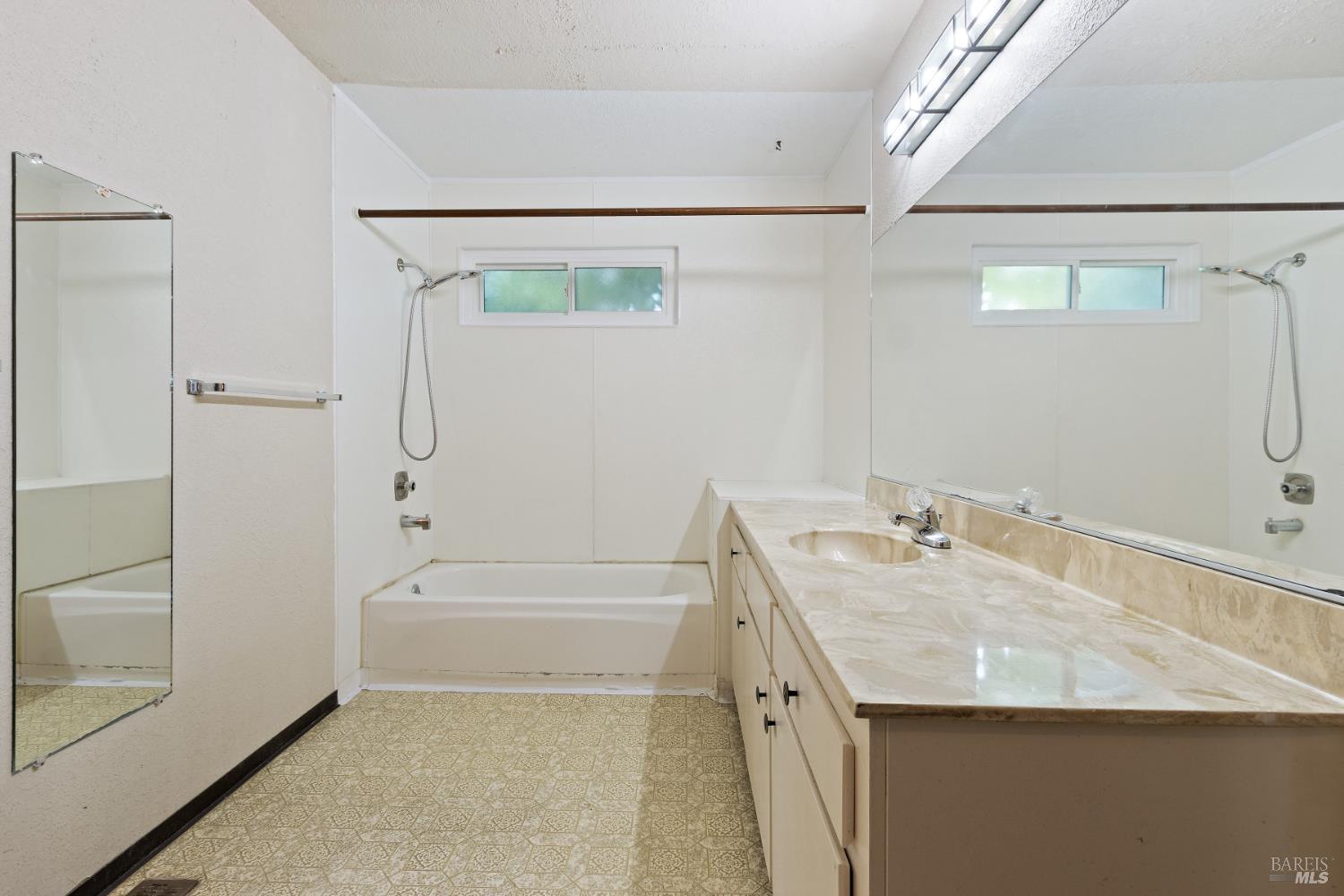 Detail Gallery Image 18 of 34 For 1084 Jamie Dr, Concord,  CA 94518 - 4 Beds | 2/1 Baths