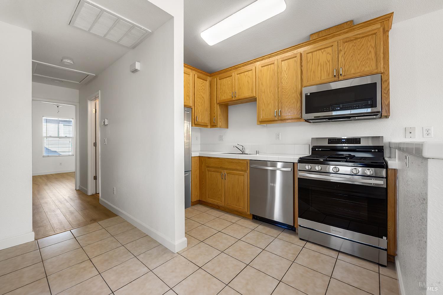 Detail Gallery Image 30 of 39 For 2023 Northfield Dr, Santa Rosa,  CA 95403 - 4 Beds | 3/1 Baths