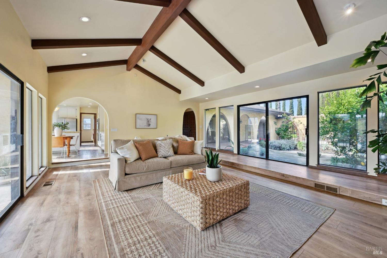 Detail Gallery Image 7 of 39 For 2550 Greenwood Ave, Calistoga,  CA 94515 - 4 Beds | 2/1 Baths