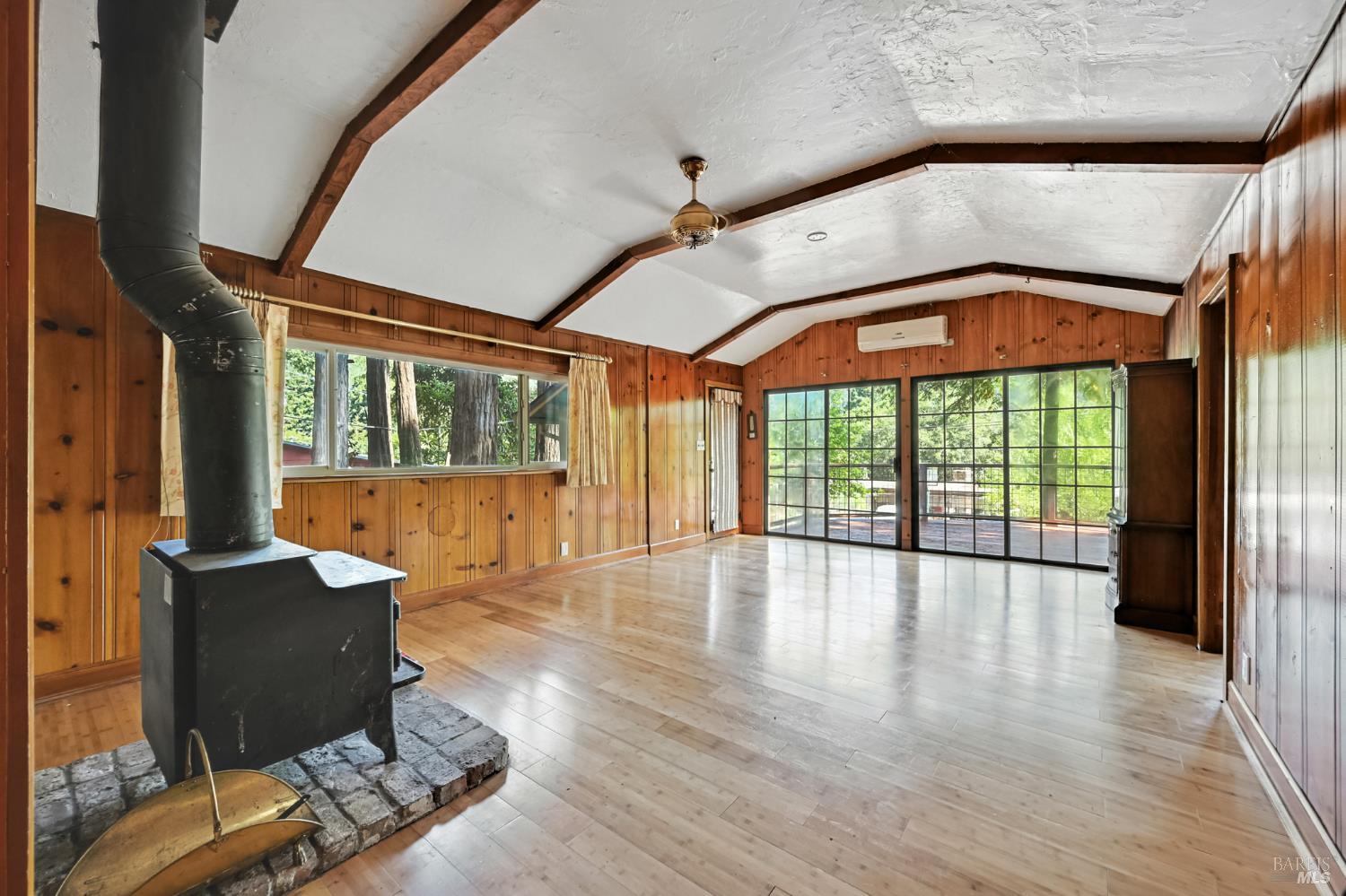 Detail Gallery Image 9 of 49 For 10293 Field Ln, Forestville,  CA 95436 - 2 Beds | 1 Baths