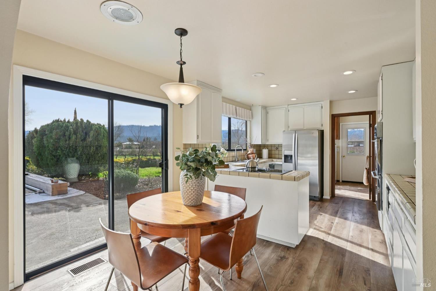 Detail Gallery Image 8 of 39 For 2550 Greenwood Ave, Calistoga,  CA 94515 - 4 Beds | 2/1 Baths