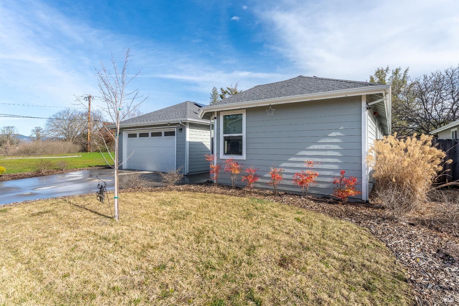 Detail Gallery Image 3 of 27 For 1407 Brothers Ln, Willits,  CA 95490 - 4 Beds | 2 Baths