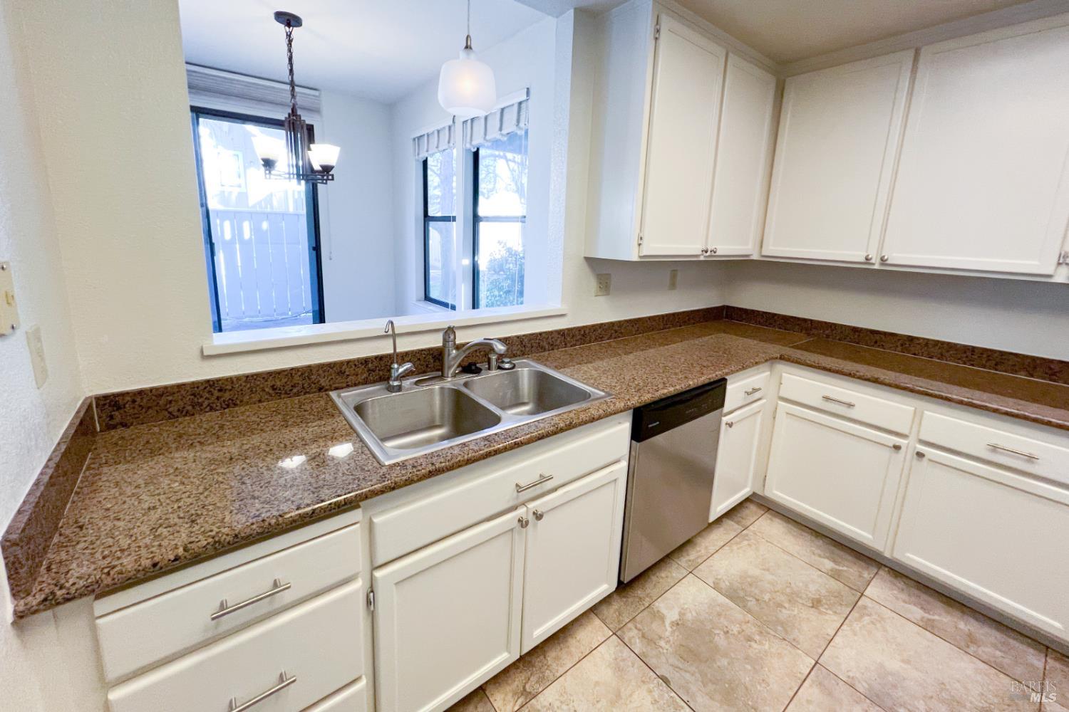 Detail Gallery Image 7 of 25 For 615 Cherry Ave, Sonoma,  CA 95476 - 2 Beds | 2 Baths