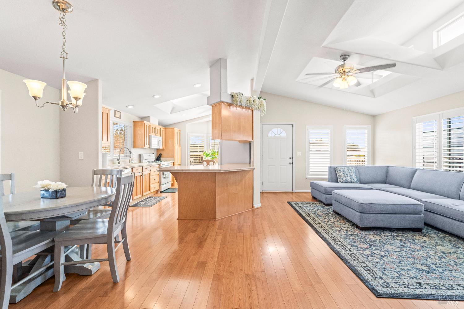 Detail Gallery Image 13 of 40 For 150 Silverado Trl 40, Napa,  CA 94559 - 2 Beds | 2 Baths