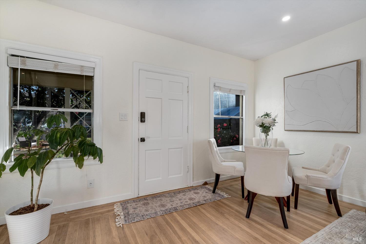 Detail Gallery Image 6 of 31 For 1145 Alta Ave, Napa,  CA 94559 - 3 Beds | 1 Baths