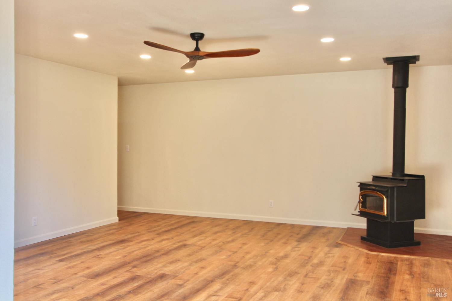 Detail Gallery Image 18 of 49 For 16160 Laughlin Rd, Guerneville,  CA 95446 - 3 Beds | 2 Baths