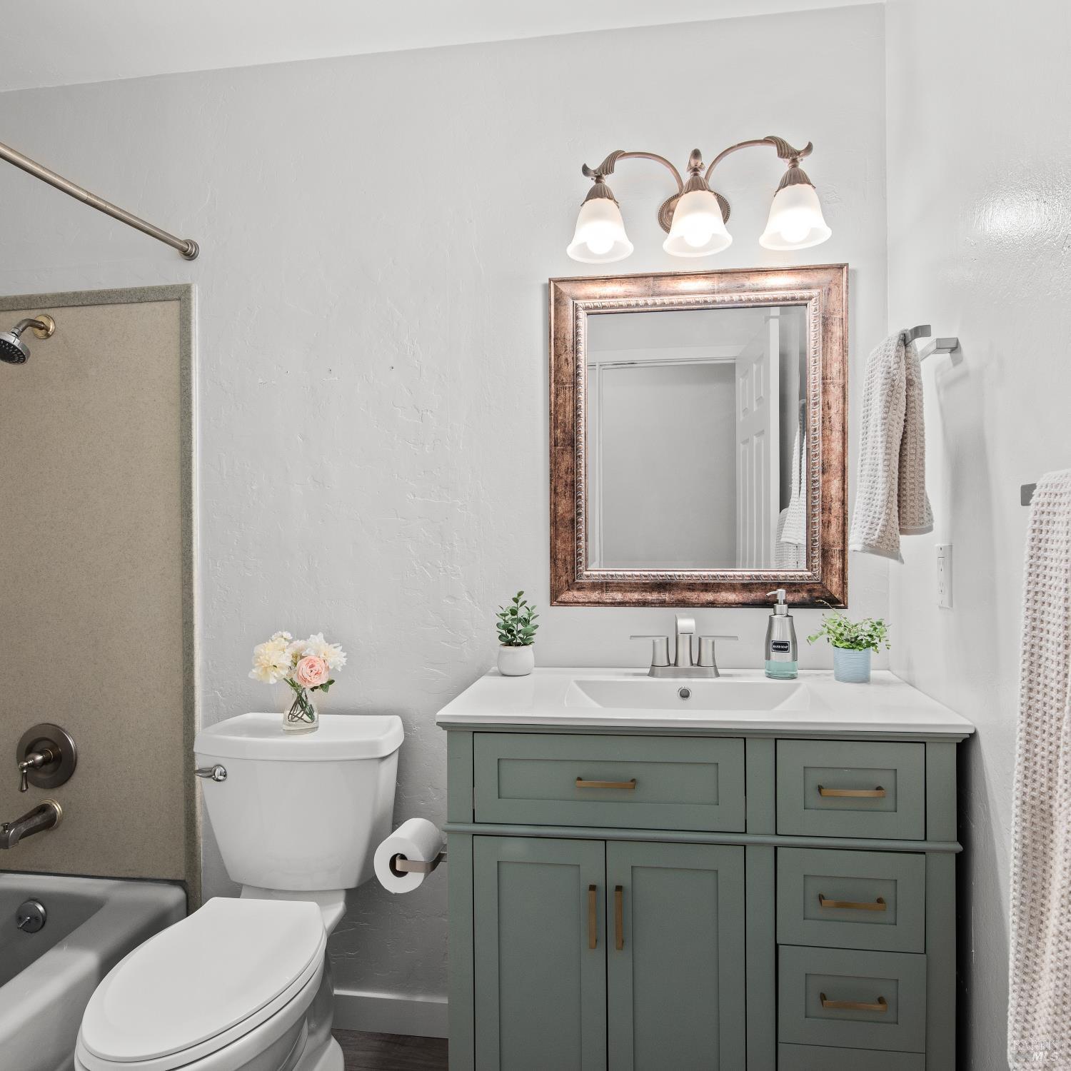 Detail Gallery Image 16 of 25 For 45 Buena Vis, Novato,  CA 94947 - 3 Beds | 2 Baths