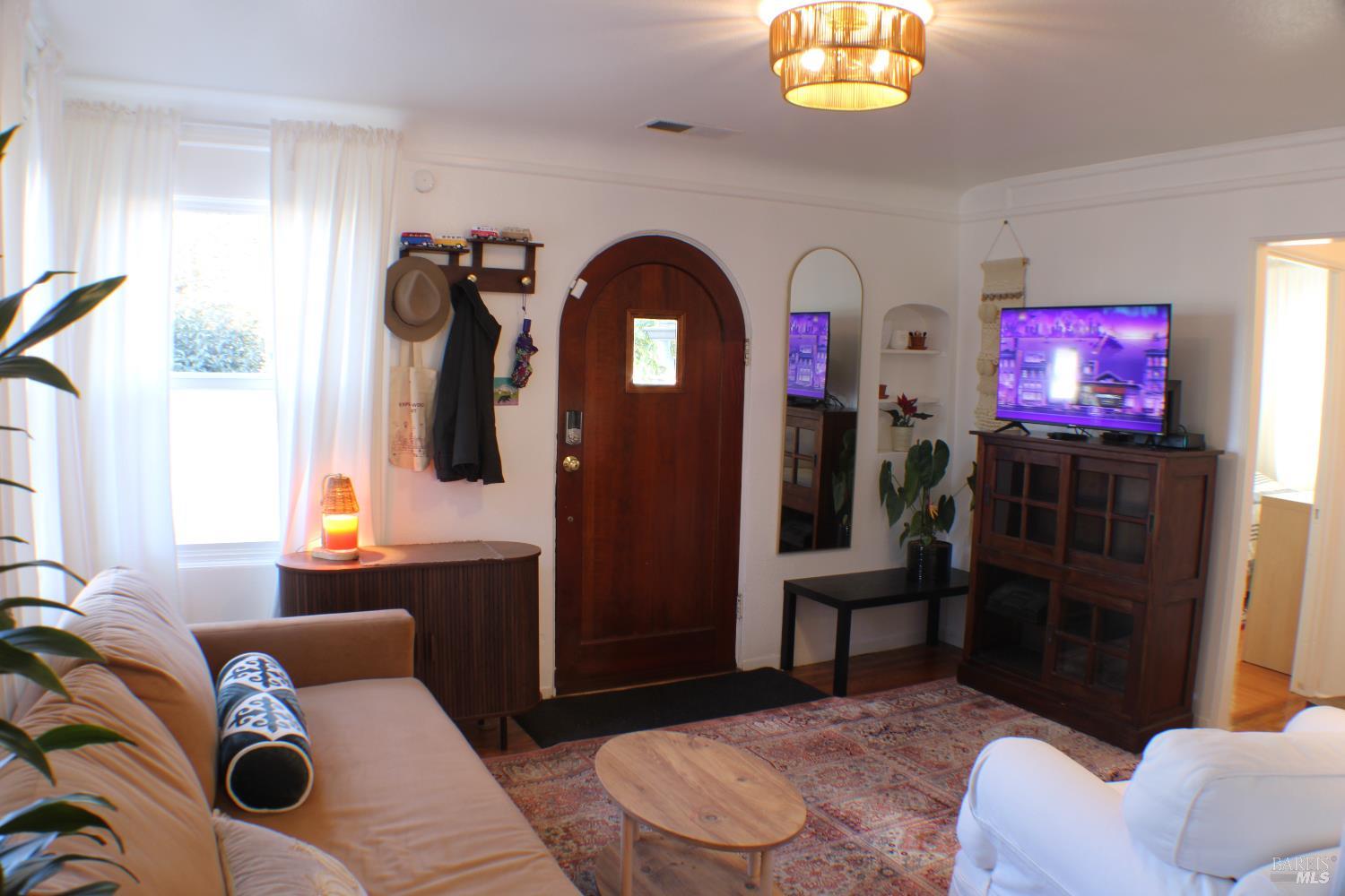 Detail Gallery Image 6 of 30 For 100 Ridgway Ave, Santa Rosa,  CA 95401 - 2 Beds | 1 Baths