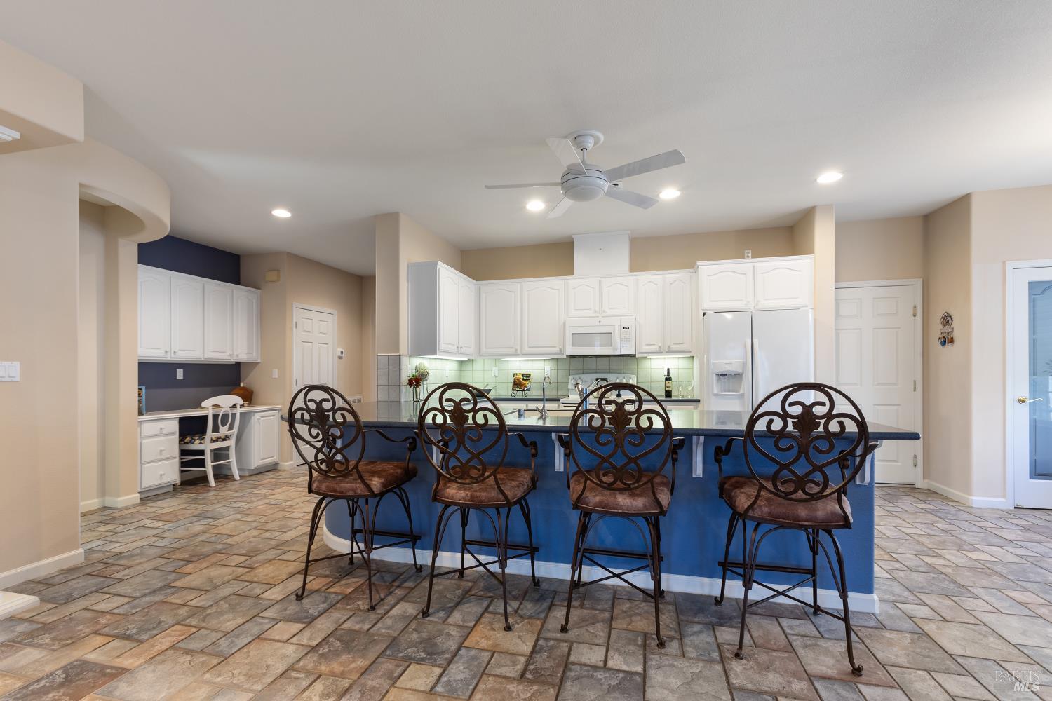 Detail Gallery Image 17 of 34 For 410 Atlantic Dr, Rio Vista,  CA 94571 - 2 Beds | 2 Baths