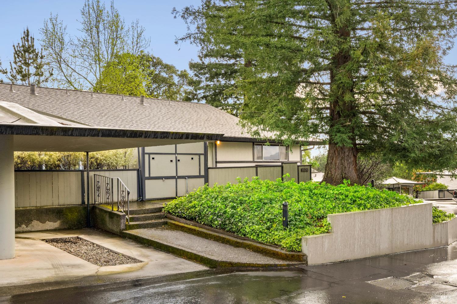 Detail Gallery Image 4 of 53 For 1026 East Ave, Napa,  CA 94559 - 2 Beds | 2 Baths