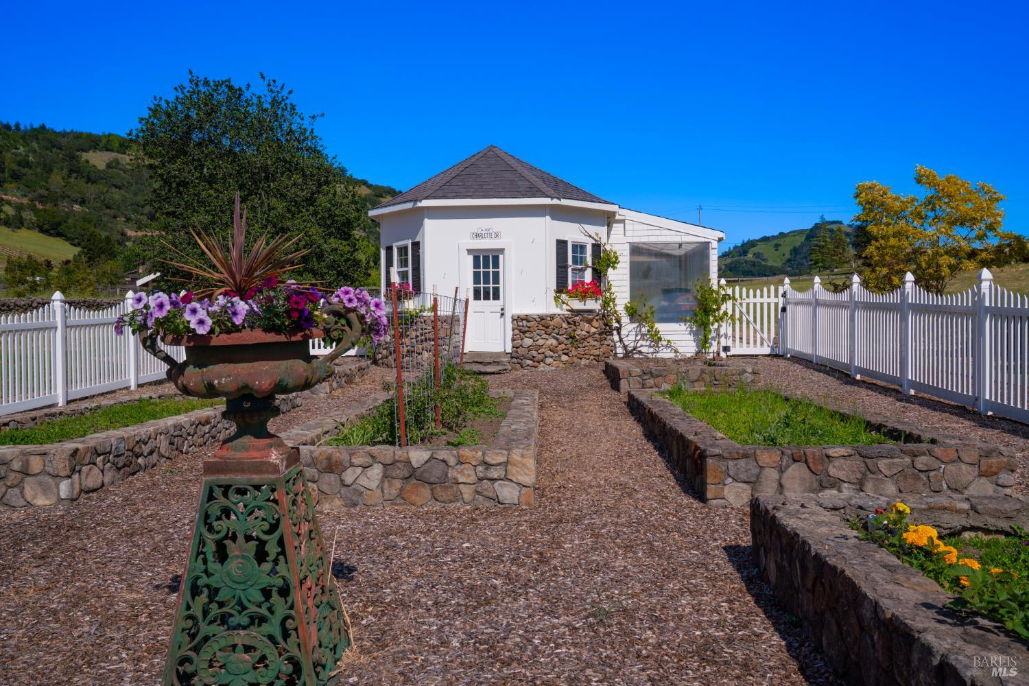 Detail Gallery Image 31 of 52 For 416 Royal Meadows Ct, Santa Rosa,  CA 95404 - 2 Beds | 2 Baths