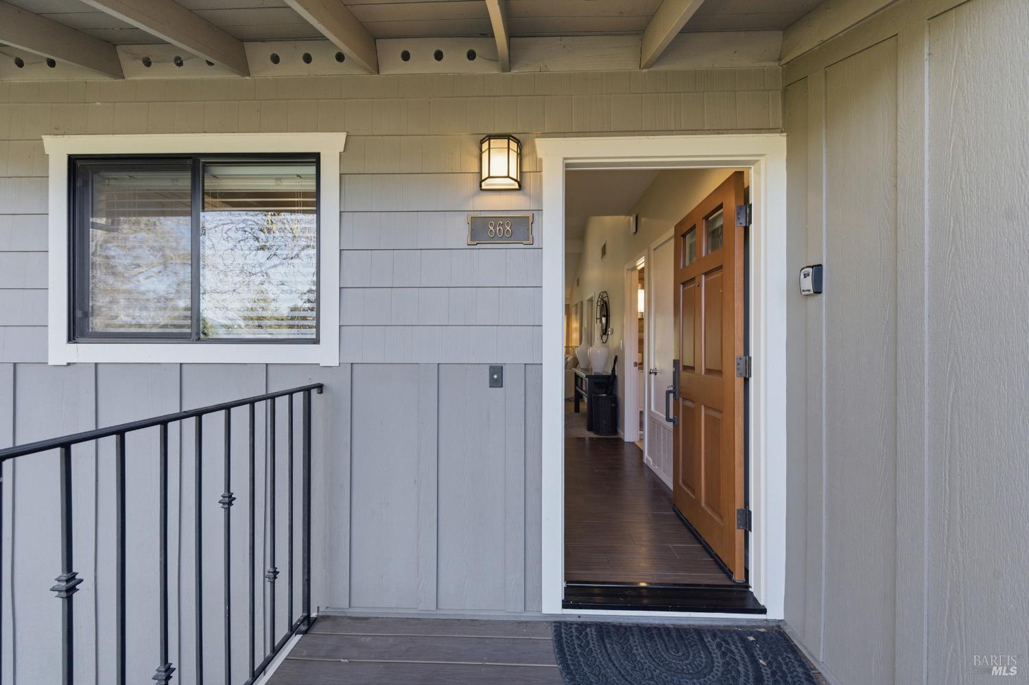 Detail Gallery Image 3 of 56 For 868 Oak Leaf Way, Napa,  CA 94558 - 2 Beds | 2 Baths