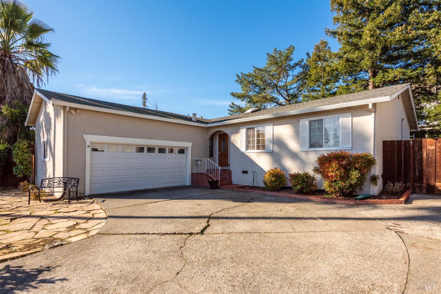 Detail Gallery Image 3 of 25 For 45 Buena Vis, Novato,  CA 94947 - 3 Beds | 2 Baths