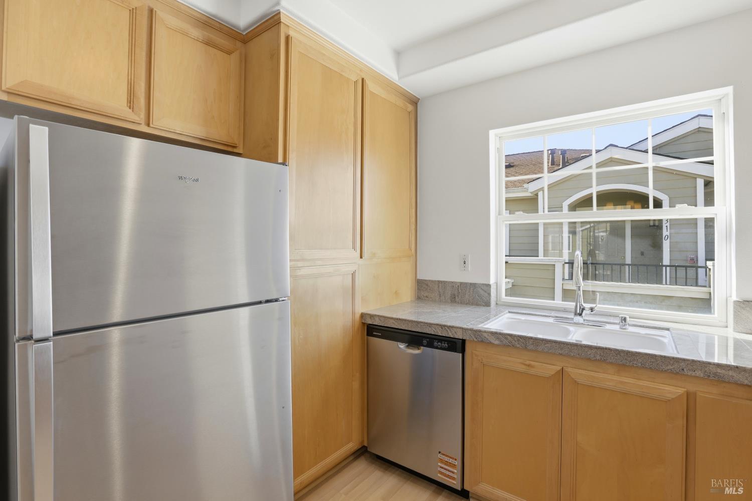 Detail Gallery Image 12 of 35 For 852 Diablo Ave #304,  Novato,  CA 94947 - 2 Beds | 2 Baths