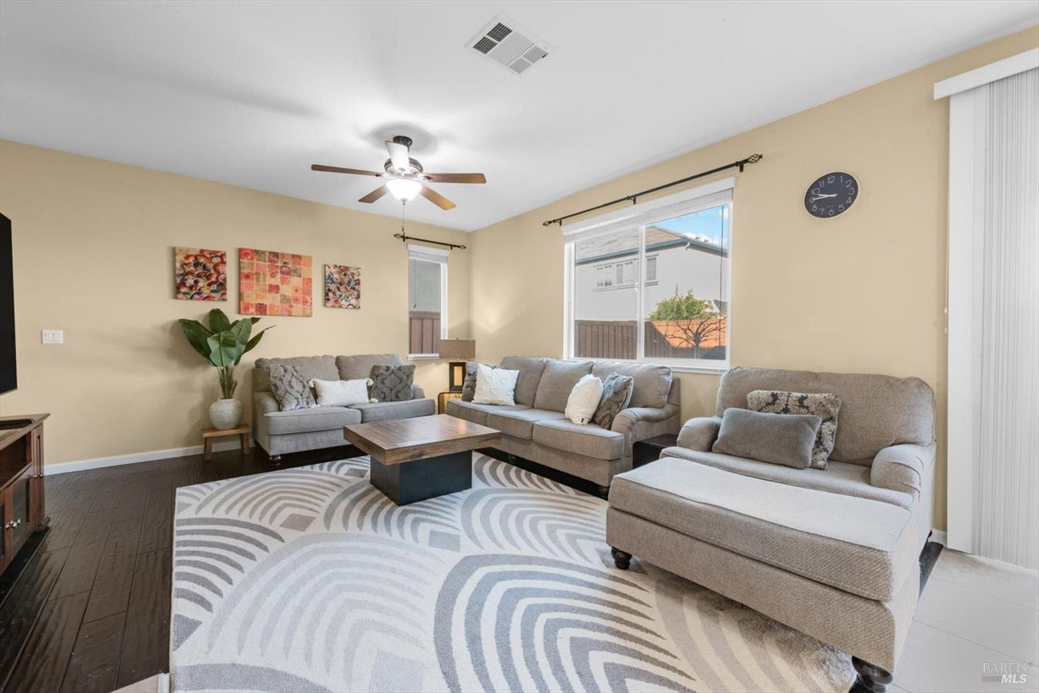 Detail Gallery Image 9 of 59 For 7079 Westminster Ct, Vacaville,  CA 95687 - 4 Beds | 2/1 Baths