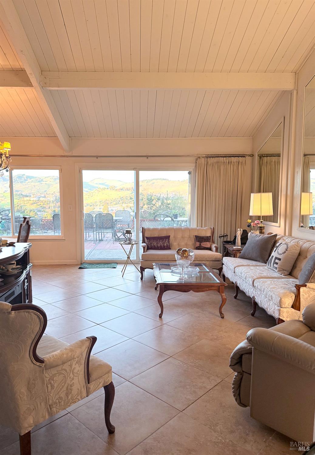 Detail Gallery Image 2 of 36 For 124 Gregory Ln, Vallejo,  CA 94591 - 4 Beds | 2 Baths