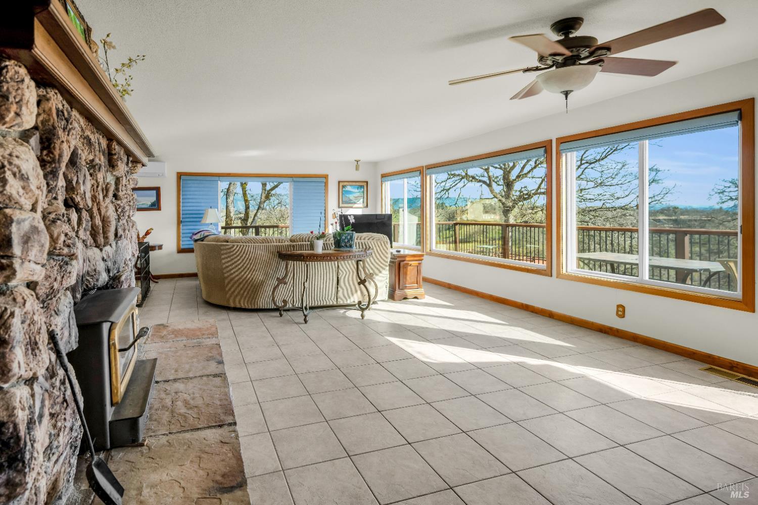 Detail Gallery Image 11 of 60 For 3774 Leal Dr, Lakeport,  CA 95453 - 4 Beds | 3 Baths