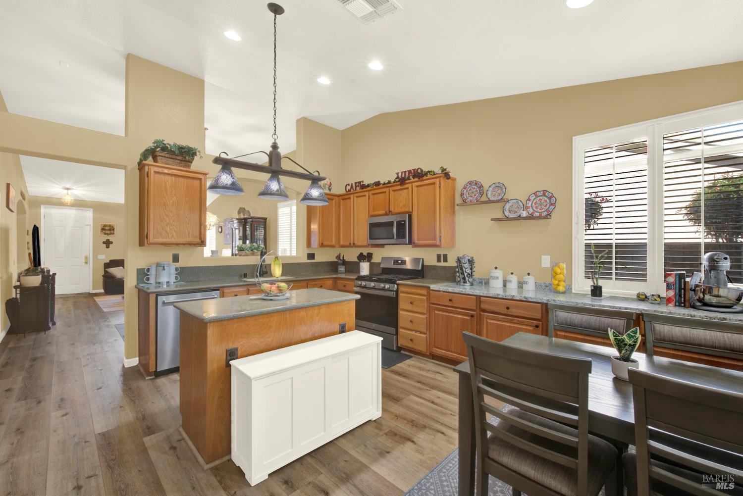 Detail Gallery Image 18 of 62 For 161 Currant Ln, Vacaville,  CA 95687 - 2 Beds | 2 Baths