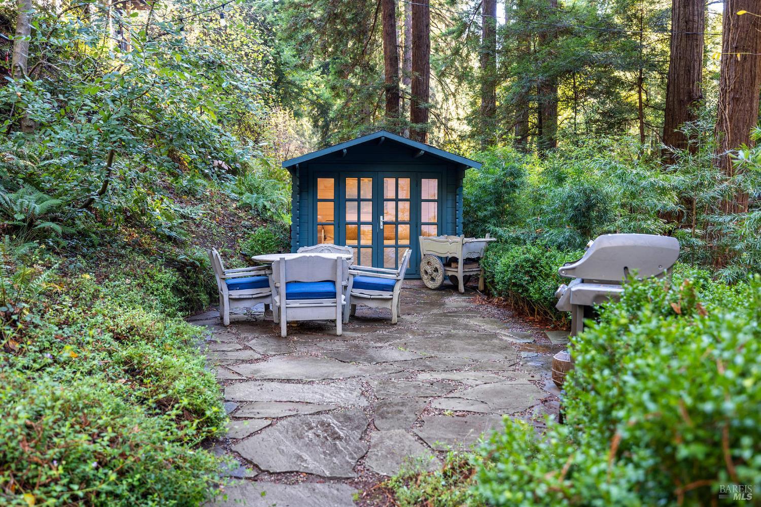 Detail Gallery Image 22 of 29 For 224 Cascade Dr, Mill Valley,  CA 94941 - 3 Beds | 2/1 Baths